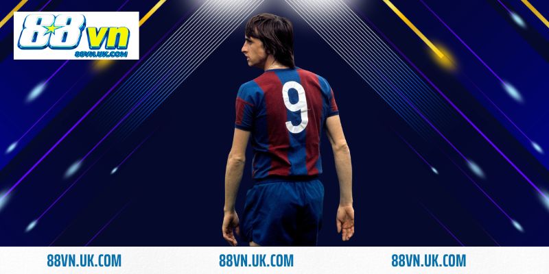 Tiểu sử Johann Cruyff cho thấy là một cậu bé đầy tài năng thiên bẩm