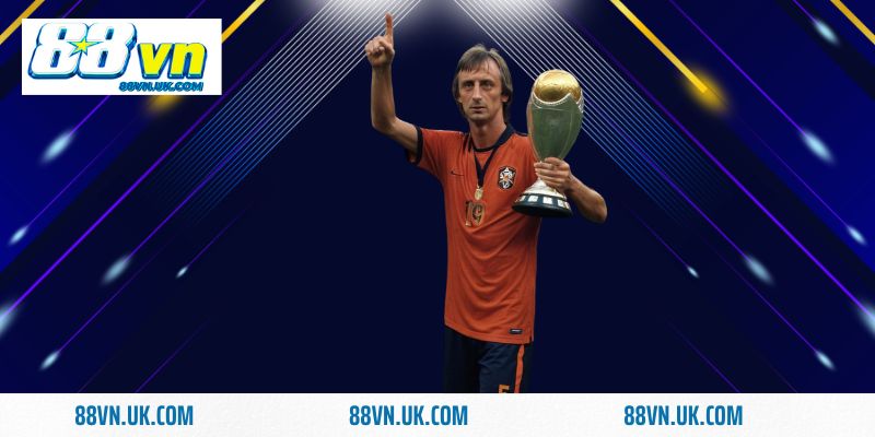 Những thành tích đáng ngưỡng mộ trong tiểu sử Johann Cruyff